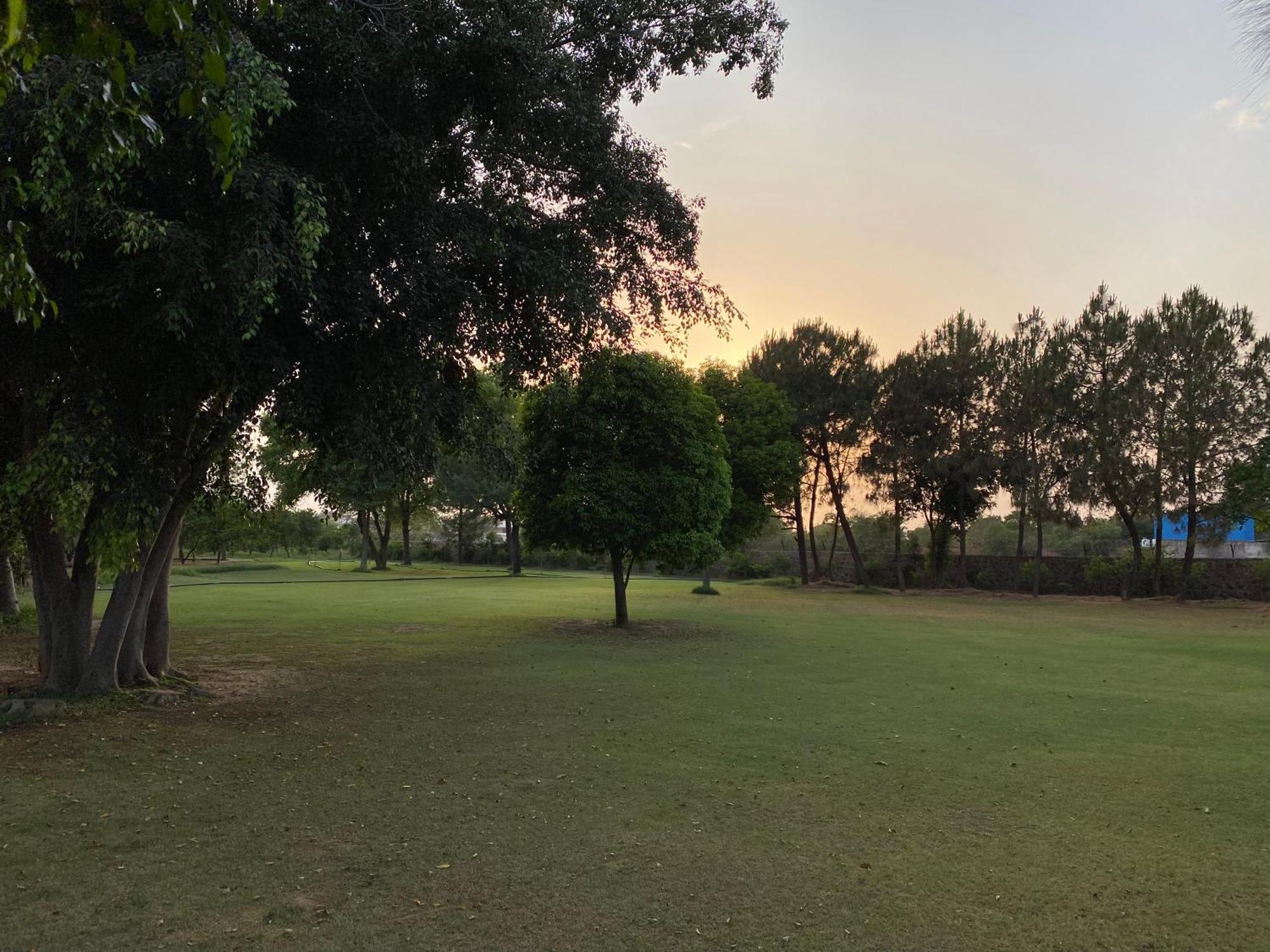 Вилла Orchard At Sarai Гургаон Экстерьер фото